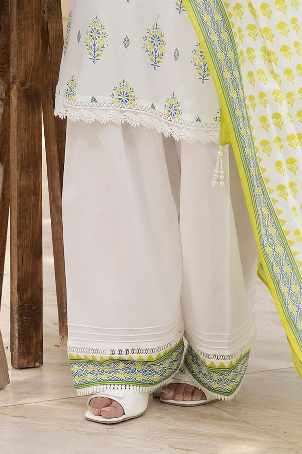 3 Piece Unstitched Printed Lawn Suit - Image 5