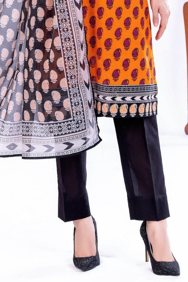 3 Piece Unstitched Printed Lawn Suit - Image 5