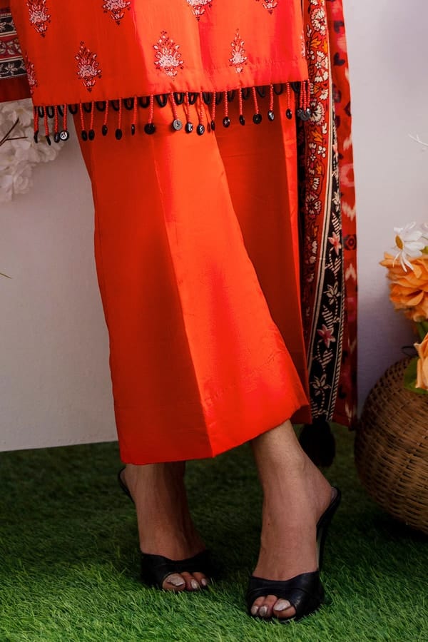 3 Piece Unstitched Printed Lawn Suit - Image 6