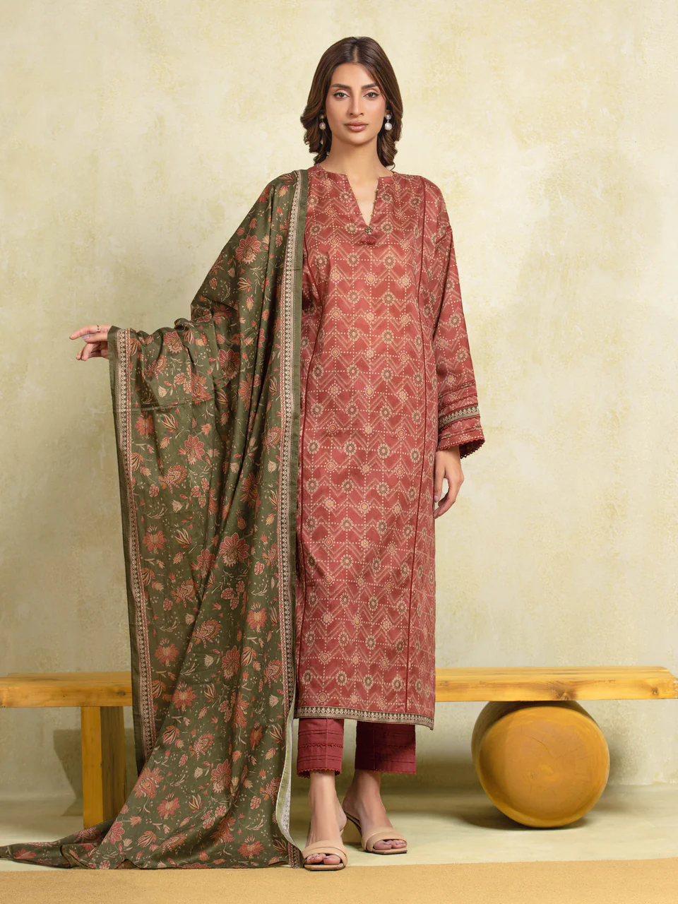 Unstitched 3 Piece Printed Khaddar - Light Maroon